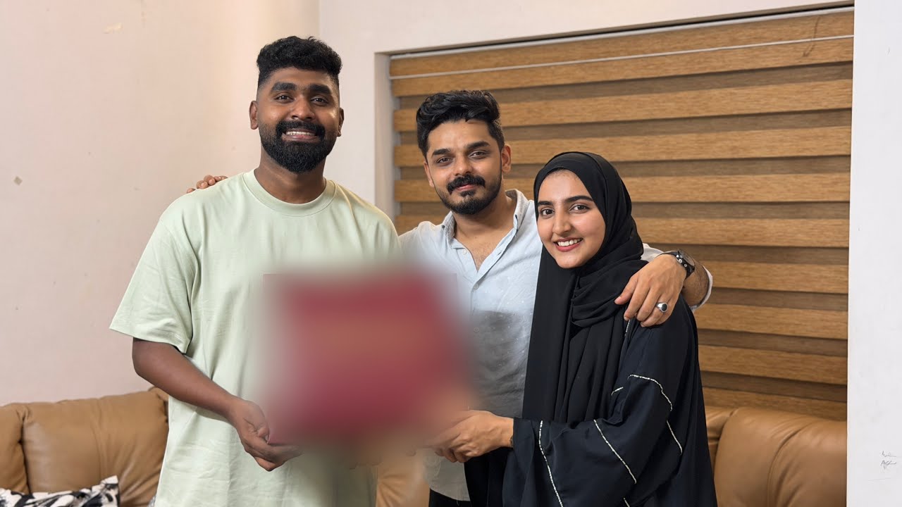 അച്ചുവിന്റെ വീട്ടിൽ ഞങ്ങടെ Surprise Entry! 😂❤️‍🔥 കൂടാതെ ലിയക്കൊരു കിടിലൻ സമ്മാനവും! 😁🏆 New Member! 🦜