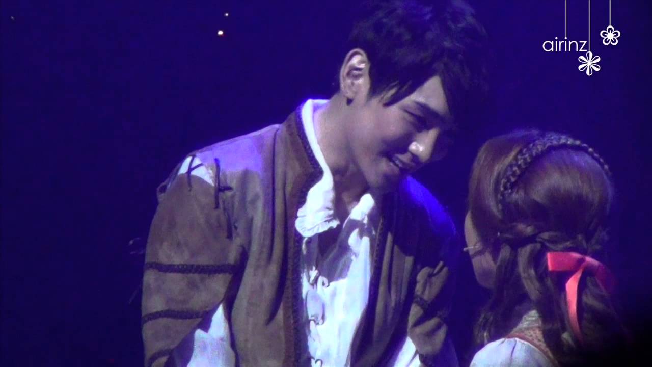 [Fancam]140111 KEY The Three Musketeers Musical - Boat Scene