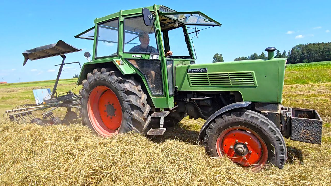 Farmer 106 LS Turbomatik mit Fendt Former 400 DN Schwader bei der Juni  Heuernte 2024!