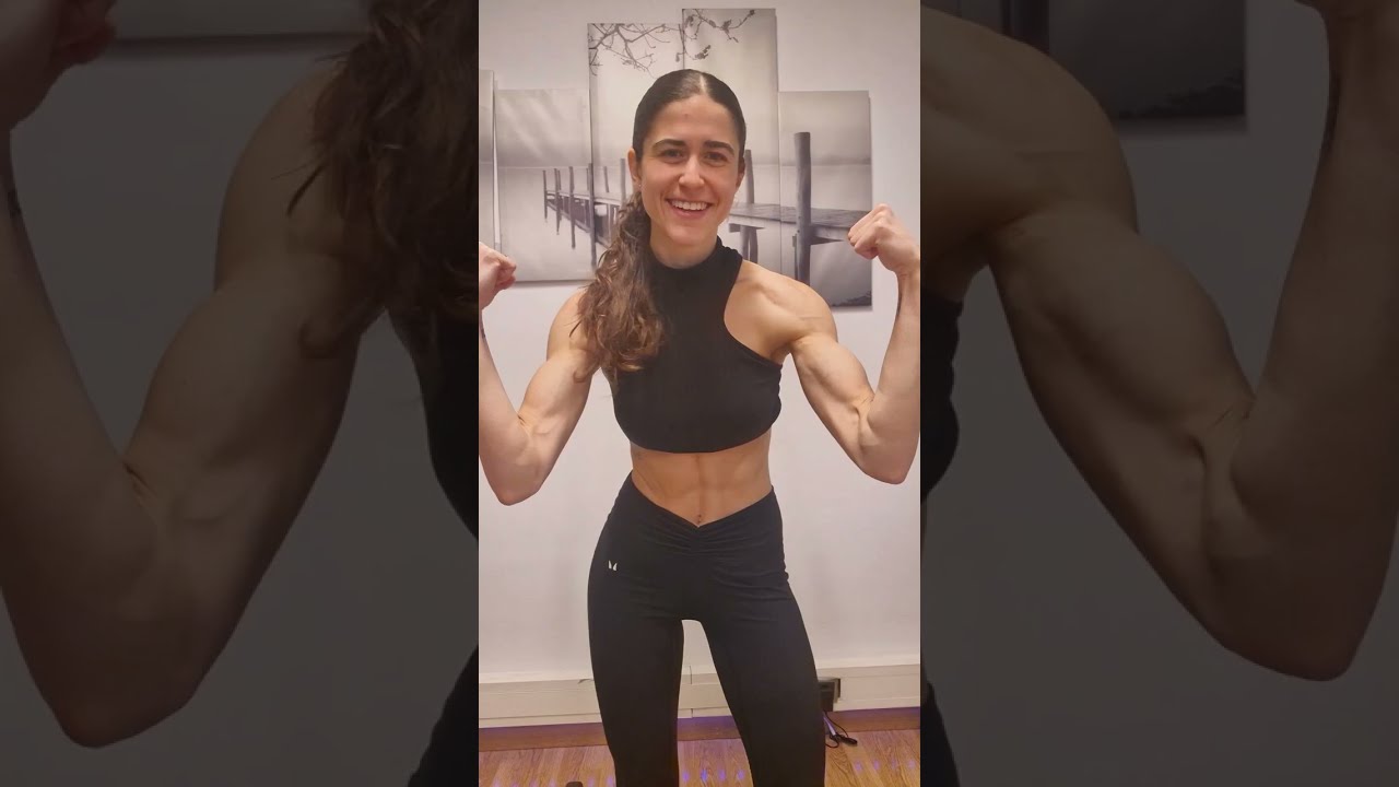 Комплекс упражнений для сильных плеч и рук 💪 Полноценная тренировка для увеличения мышечной массы...