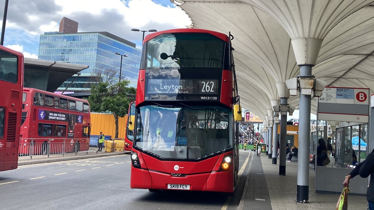 FRV. Tower Transit Route 262 Stratford - Gallions Reach Shopping Park. WH31120 (SK19 FCY) Streetdeck