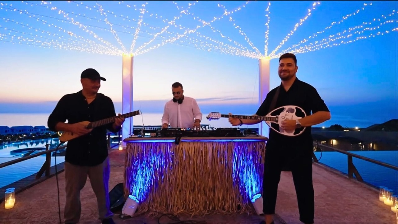 Cafe De Anatolia Band live at Pacman, Santorini [Sunset Santorini Chillout Lounge Set]
