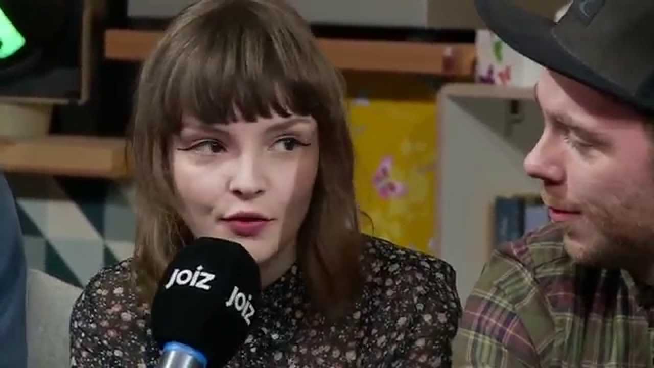 Lauren (Chvrches) spricht deutsch!?