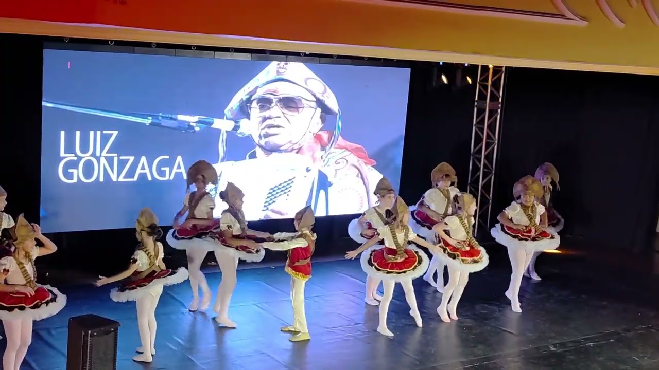 Espetáculo de danças Brasil em Cena • Ballet Infantil