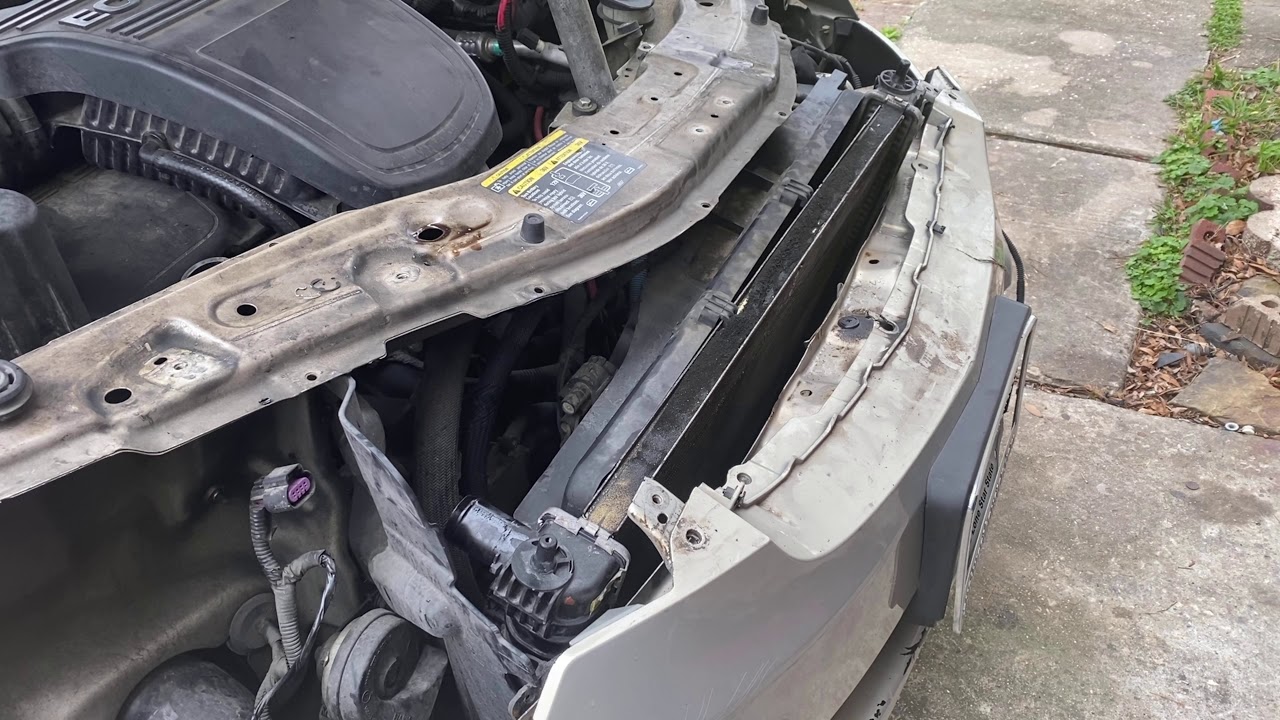 How to Replace Radiator..... 08-15 saturn vue hybrid motor 2.4 ......Cómo quitar el radiador facil