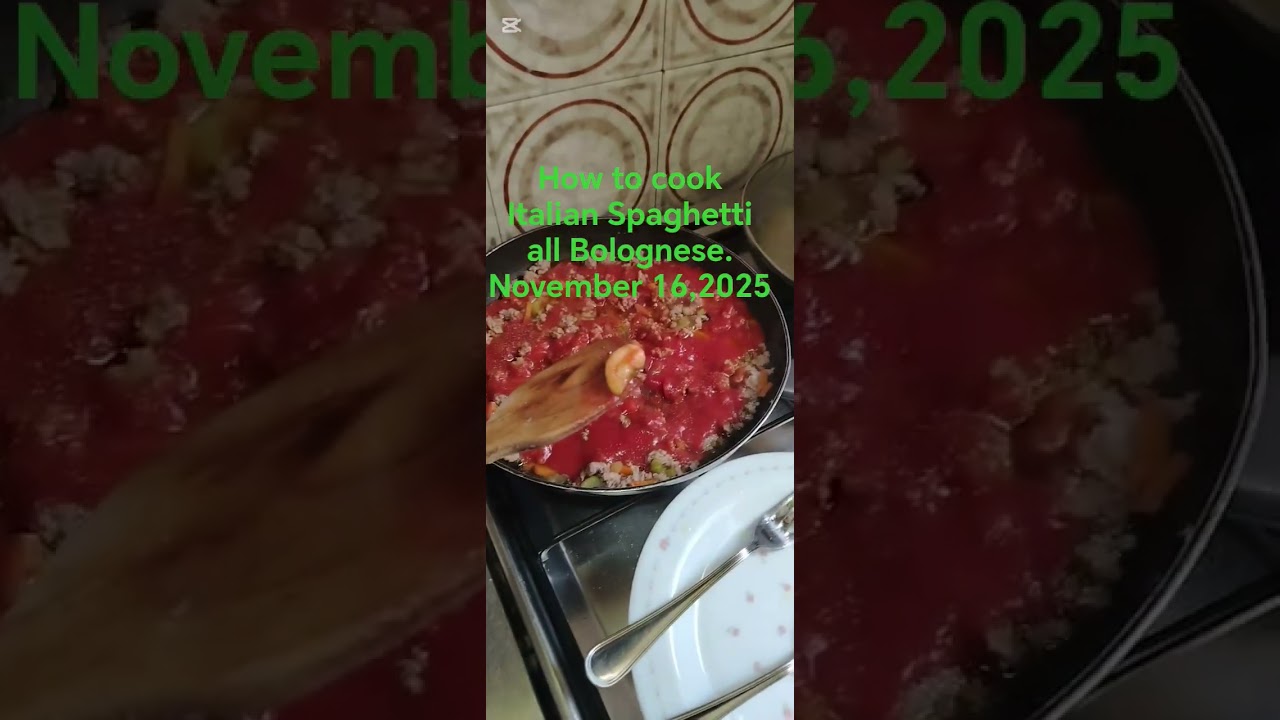 #how to cook#italian#spaghetti alla #bolognese with #beef minced #meat and#tomatoe sauce.