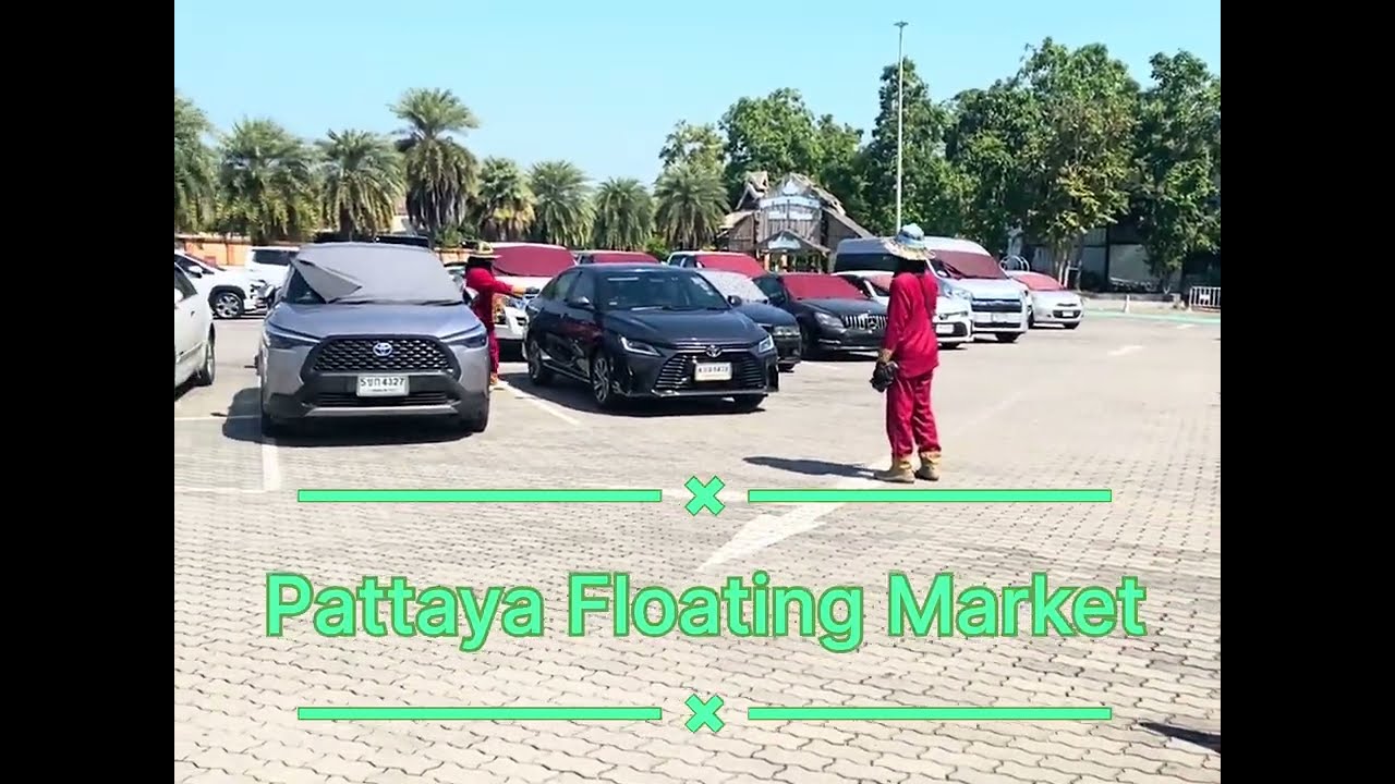Pattaya floating market.. When you travel to Pattaya on the way you can visit this market.