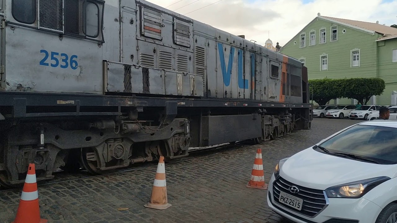 VLI - Corredor Minas-Bahia - Trem entrando na Ponte Dom Pedro II em São Félix - BA