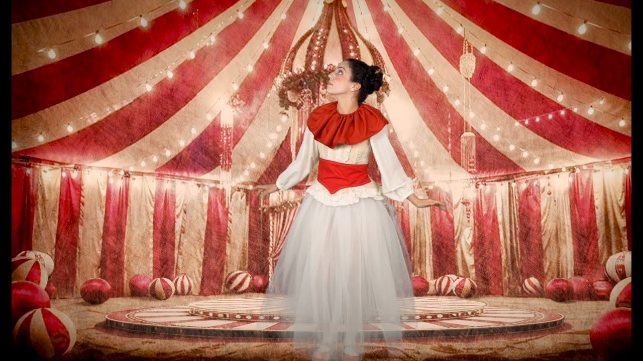 Il meraviglioso circo della luna: movimenti scenici