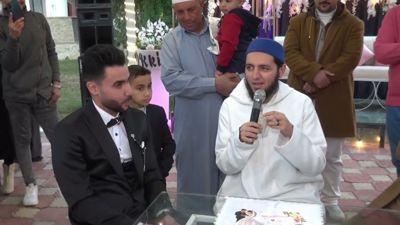 كتب كتاب صديق المأذون من أيام سكن الكلية