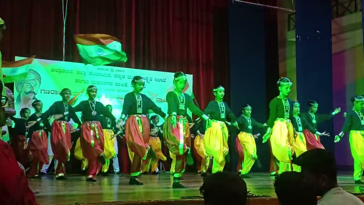 ದೇಶಭಕ್ತಿ ಗೀತೆಗೆ ವಿದ್ಯಾರ್ಥಿಗಳಿಂದ ನೃತ್ಯ ದಿನಾಂಕ. 26/01/2025💃🕺🎊🎊🎊🎊🎊🎇🎇🎇🎇🎇🎆🎆🎆🎆🎆🌟🌟🌟🌟🌟🎖️🎖️🎖️🎖️🎖️🎖️🎖️🎖️💐💐💐💐💐💐