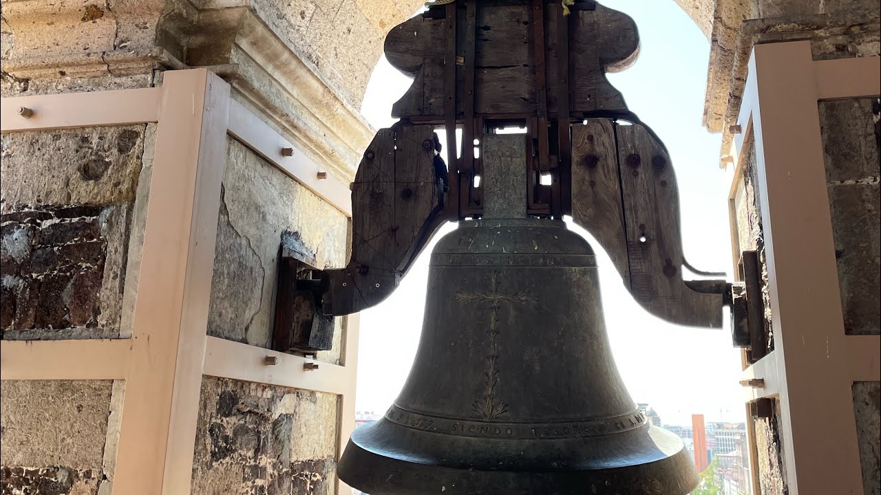 Repique de campanas Catedral Metropolitana de Guadalajara, esquilón de la Asunción el vuelo