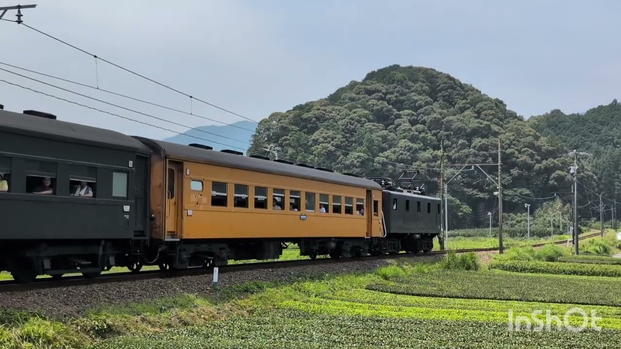 【国鉄電気機関車風塗装】
