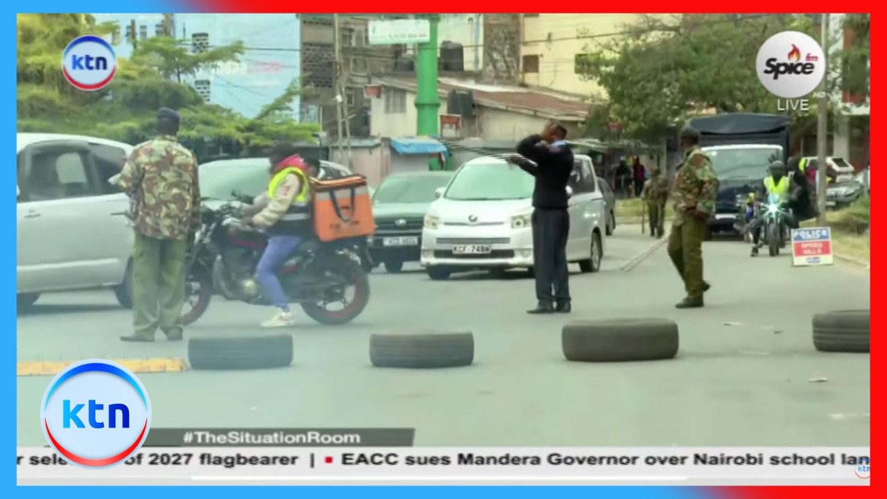 Police erect road blocks in Nairobi West roundabout off Lang'ata road ahead of Saba Saba protests