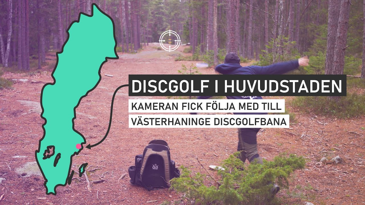 Spelar discgolf på Västerhaninge Discgolfbana