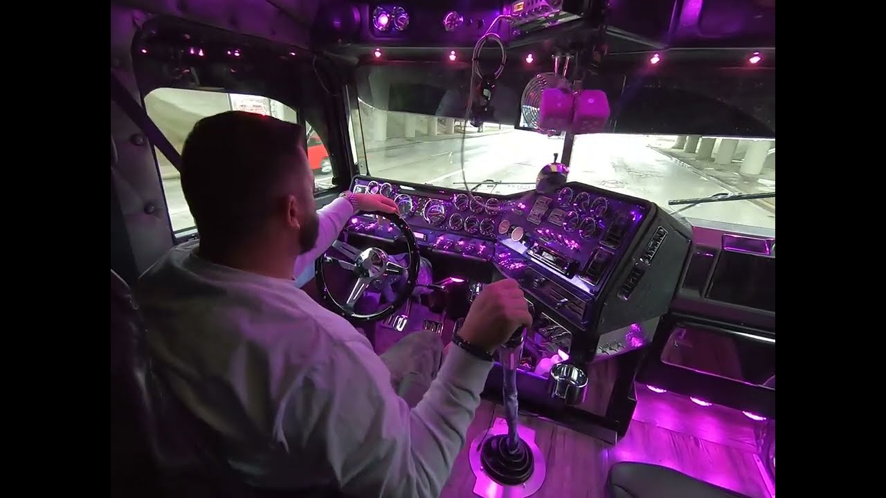Short Trip Detroit - Cincinnati | Straight piped Freightliner Classic XL