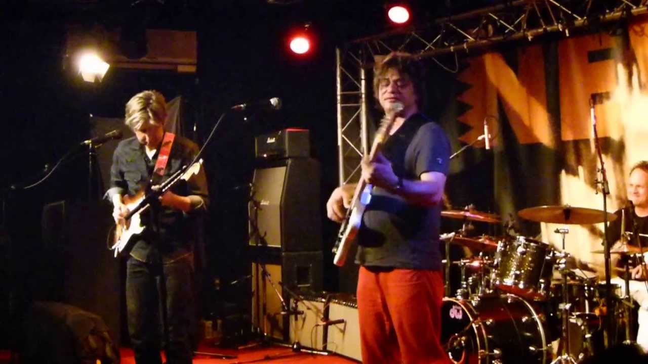 Eric Johnson Up Close Tour Paris 2013 Manhattan & Desert Rose Part 4