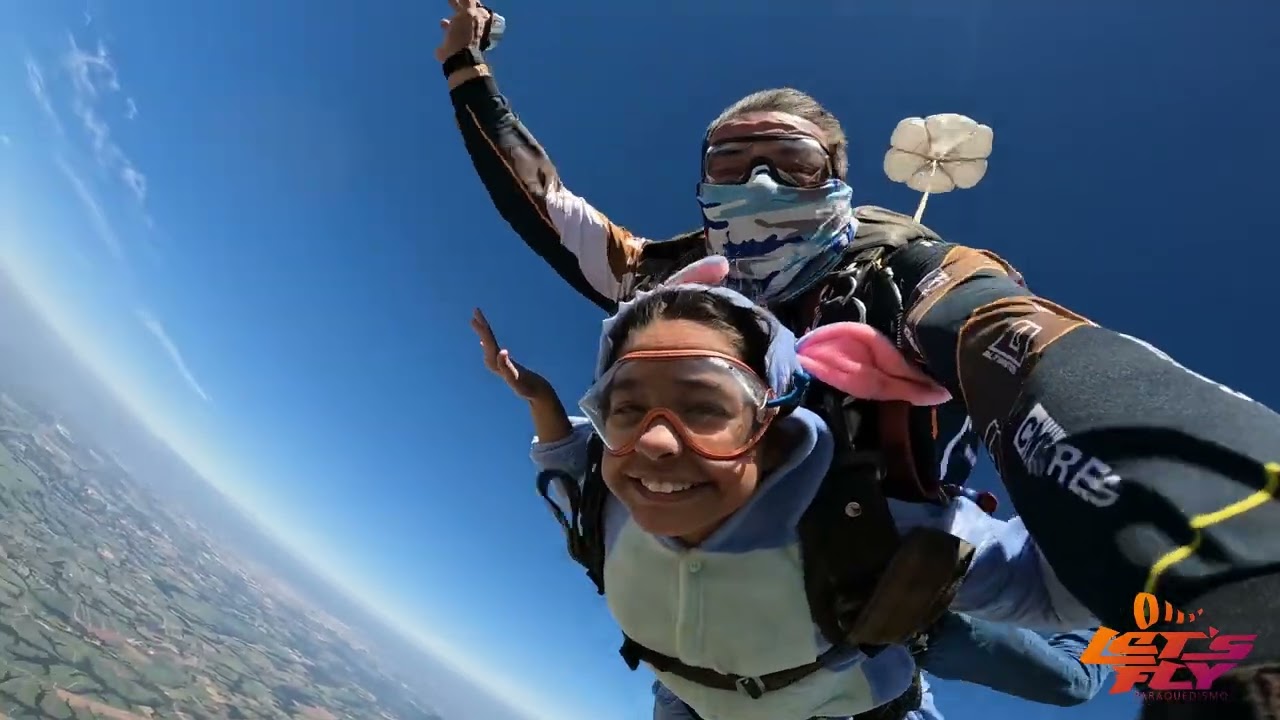 Salto de Paraquedas da Lorena de 10 anos na Let's Fly Paraquedismo #criança #letsfly #paraquedas