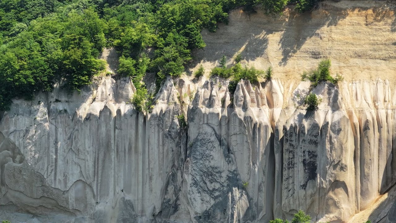 4K 202406 屈足ガンケ  Cliffs in Kuttari.