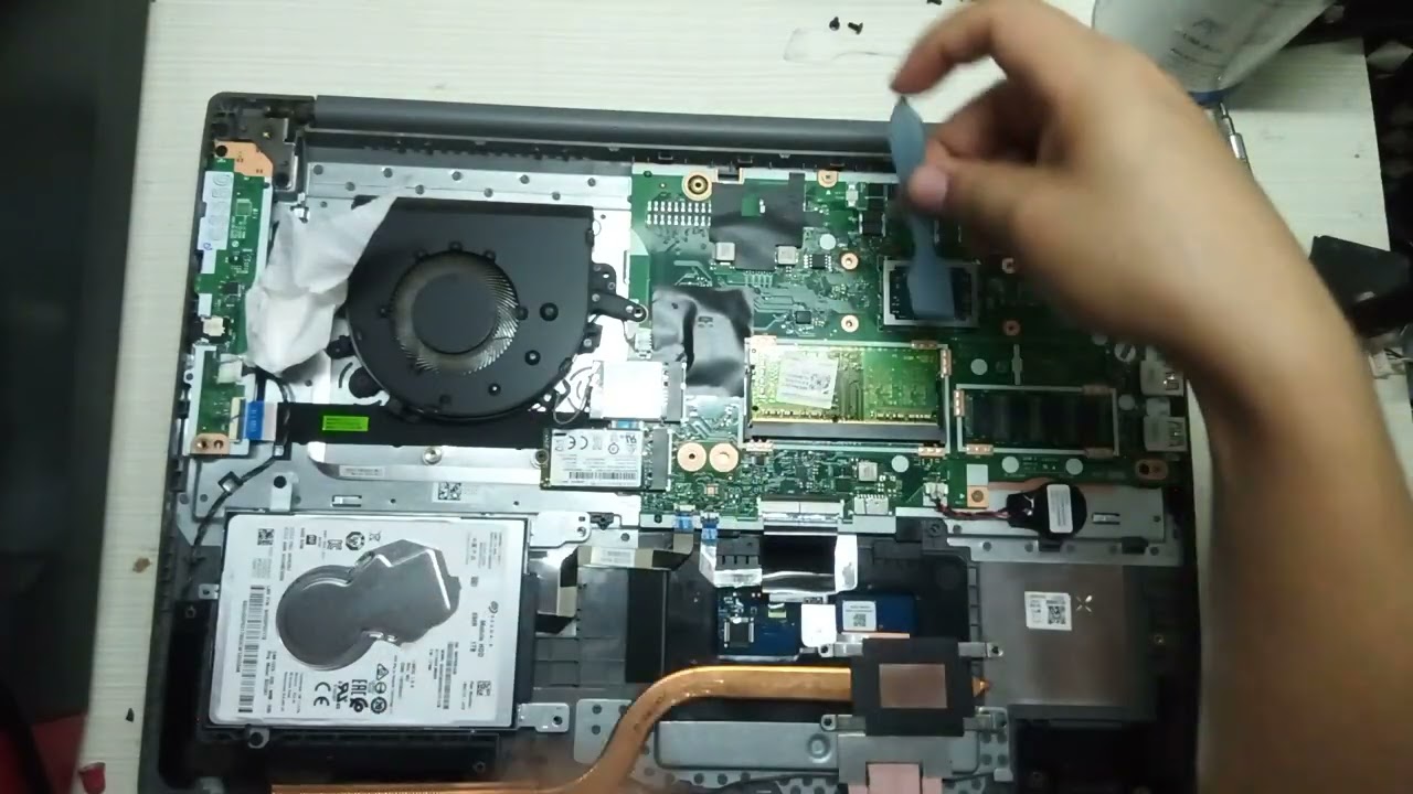 [Lenovo Ideapad 3 15ADA05] Desarmado, Cambio de pasta termica, Actualizaciones y Mantenimiento.