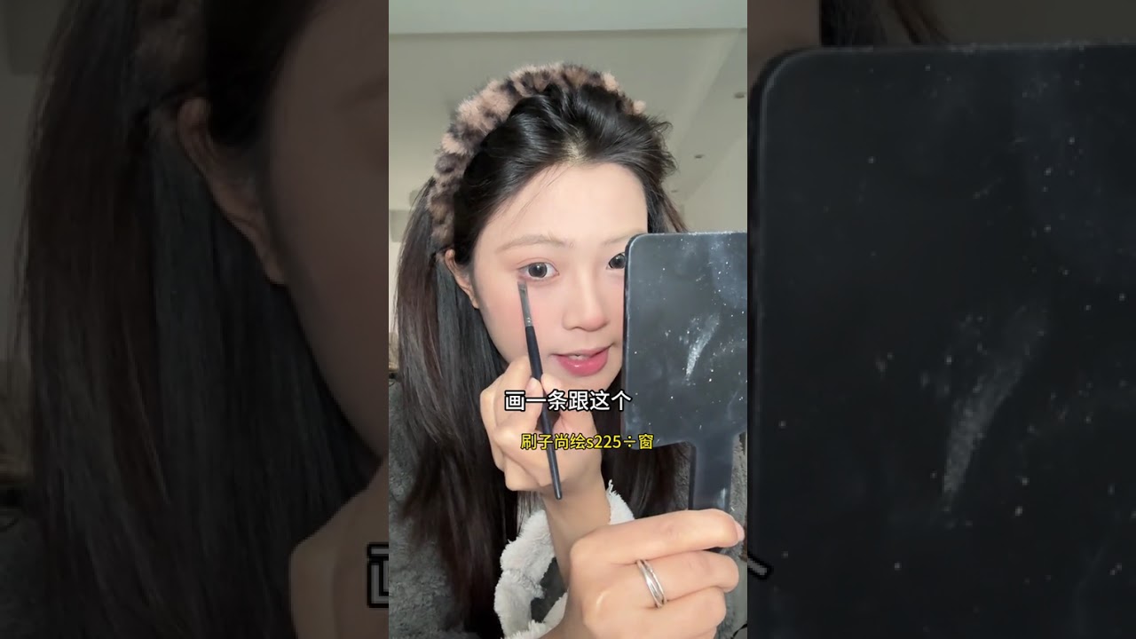 Here s an energetic New Year greeting makeup that even beginners can learn. Let s practice