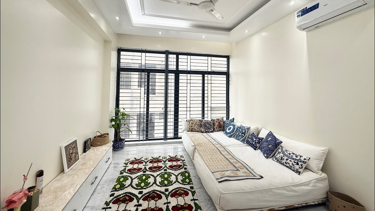4200 SFT Luxurious Full Fair Face Full Furnished Apartment Sell 7th floor at Bashundhara R/A