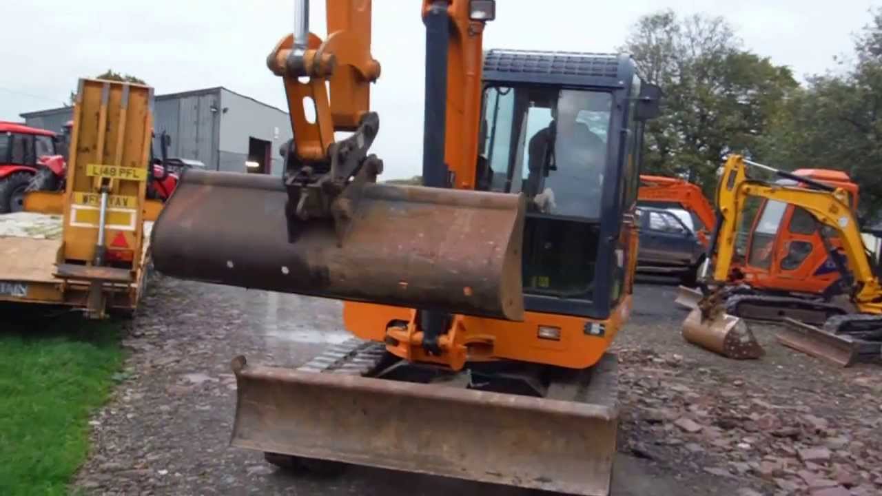 Hanix H56C 5.5T midi excavator