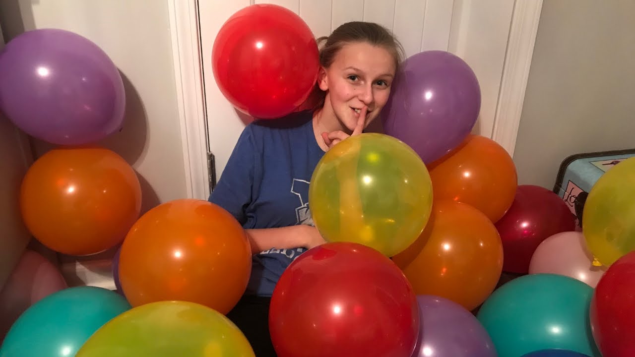 I FILLED MY MOM'S ROOM WITH BALLOONS!