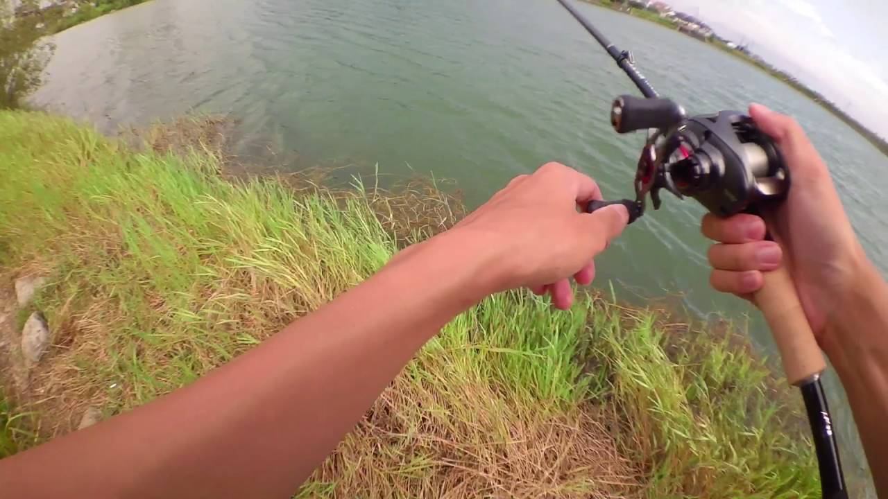 立石池、バス釣り、ブルフラットで30UP