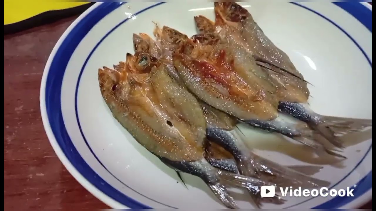 Salted flying fish and sahog na niluto kong monggong ginisa This is my real life.