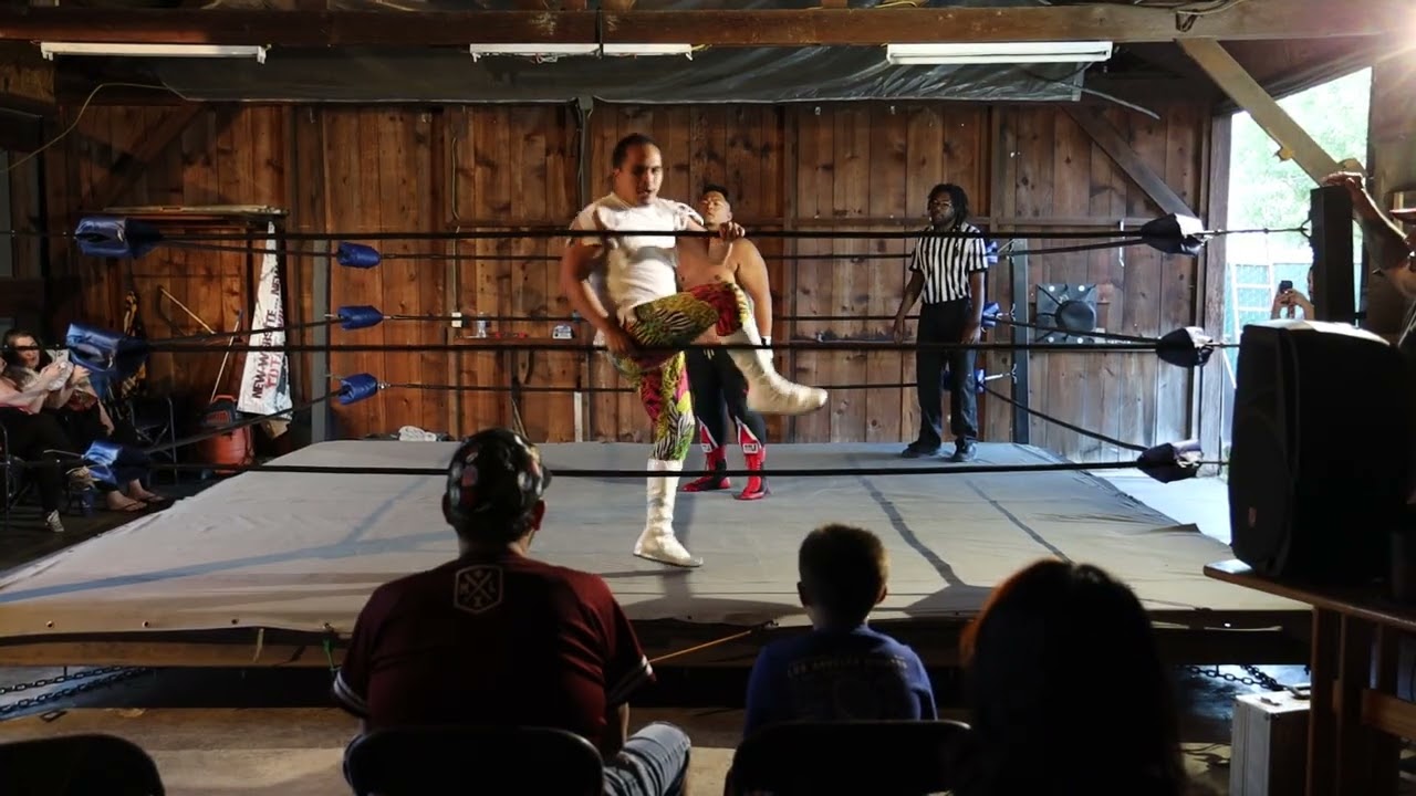 Giga Herrera vs Razzle (of Razzle & Dazzle)