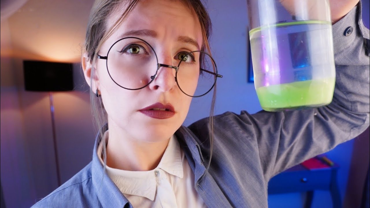 ASMR ROLEPLAY Examen Medico ASTRONAUTA Pero Sale Mal 😳👽