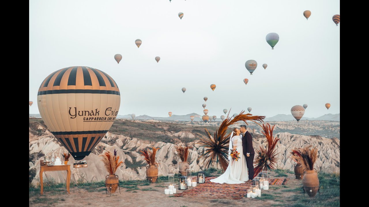 TurkeyWeddings Events - Vikki & Peter&rsquo;s Sunrise Elopement in Cappadocia