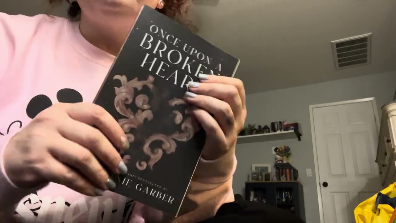 Огромная покупка книг в секонд-хенде: ASMR | Тихий голос и жевание жвачки
