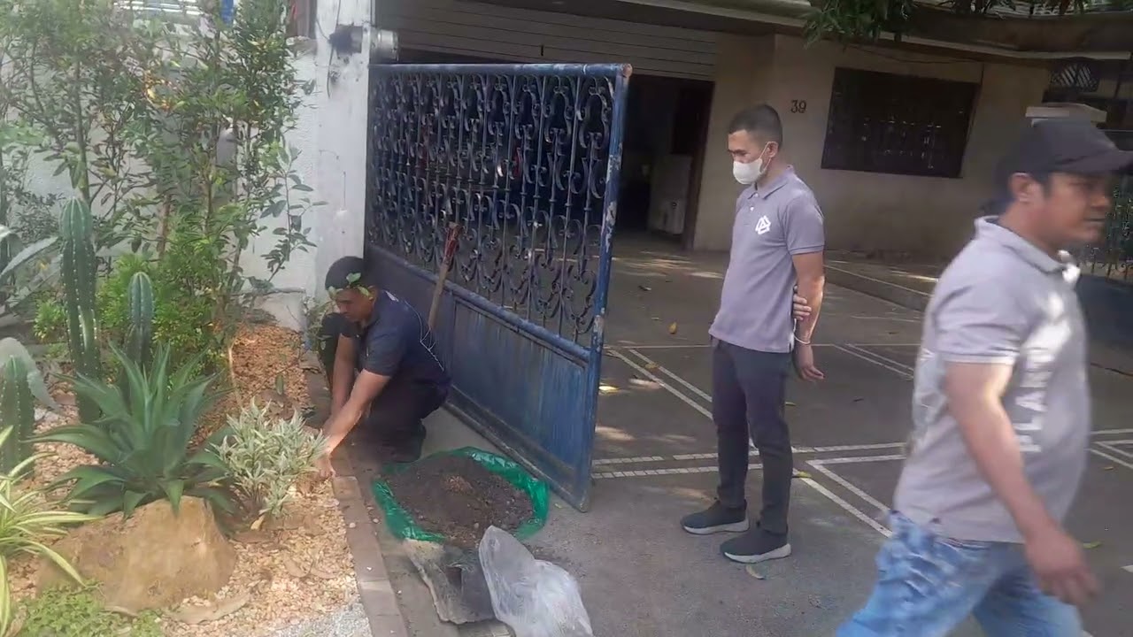 The  PSG are Planting the Lemonade  Besides the Garden.