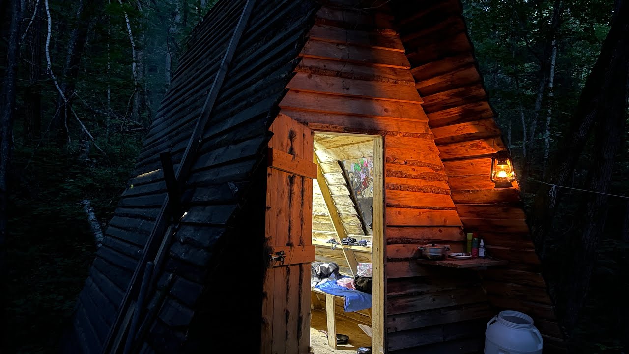 2 дня отдыха в нашем лесном шалаше около подножья горы Пидан. Forest cabin. Дом в лесу около Пидана.