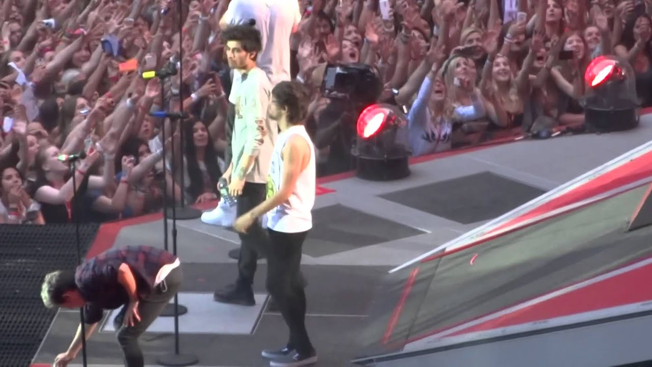 One Direction - Right Now & Through The Dark @ Düsseldorf, Esprit Arena (02.07.14)
