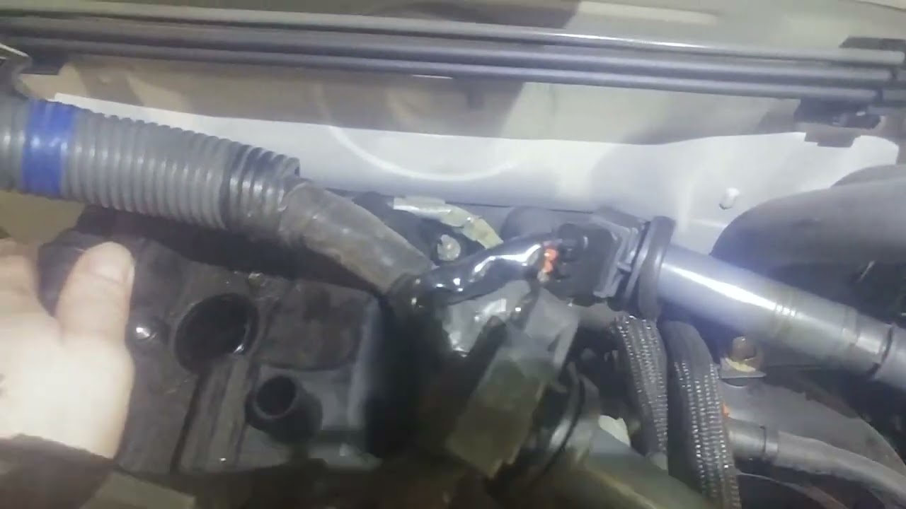 Valve cover gasket replacement 2007 Toyota Tacoma.