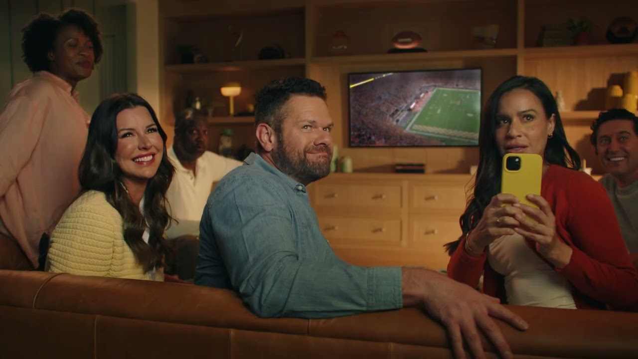 Peyton Manning x Nestle Toll House sharing the magic in every bite💛🍪