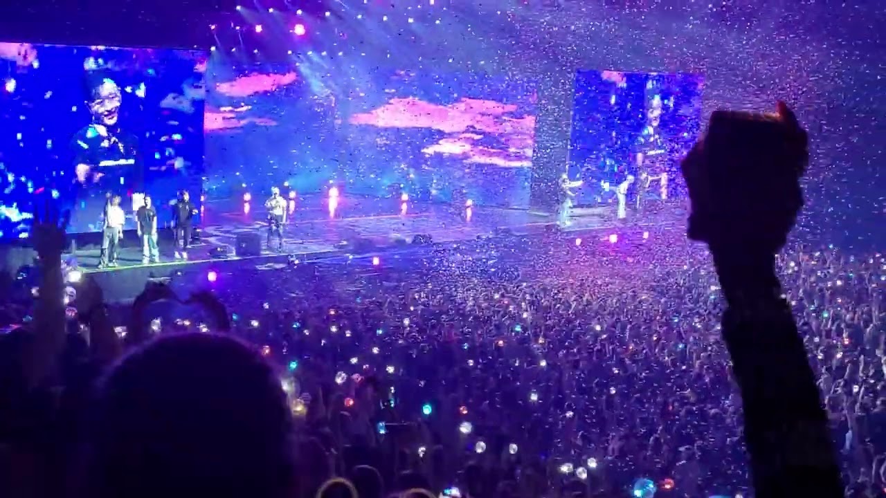 Ateez - Turbulence + Ending - THE FELLOWSHIP : BEGINNING OF THE END in PARIS - 040522