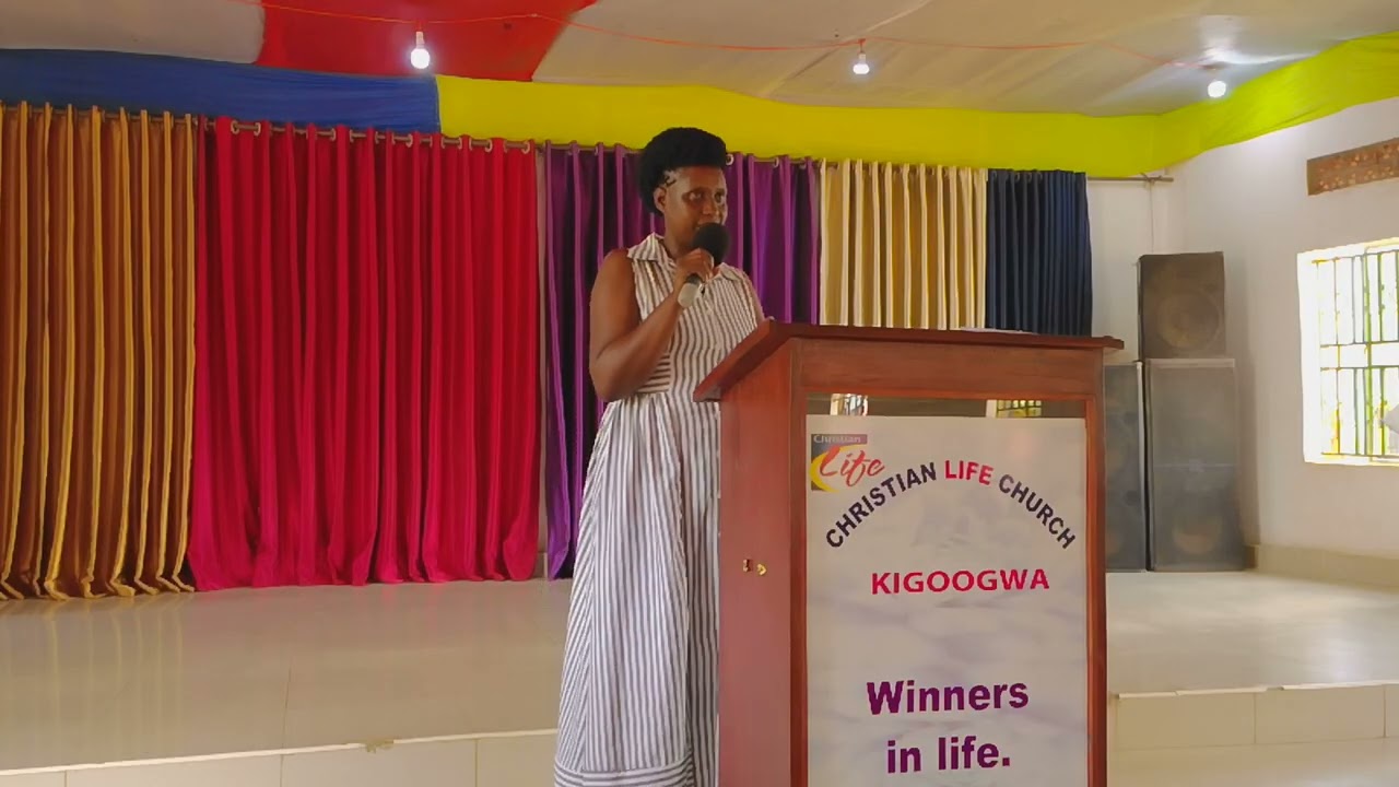 Mrs.sekiziyizu mirembe at women's conference .A wise woman 1 Samuel 25:14-34