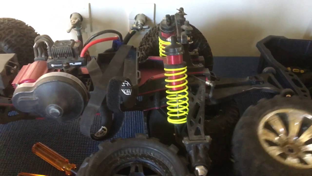 Racing2Learn: Huge 1/8 Monster Truck: Losi LST XXL2-E: Test Fitting Pro-Line Mashers and Big Joes