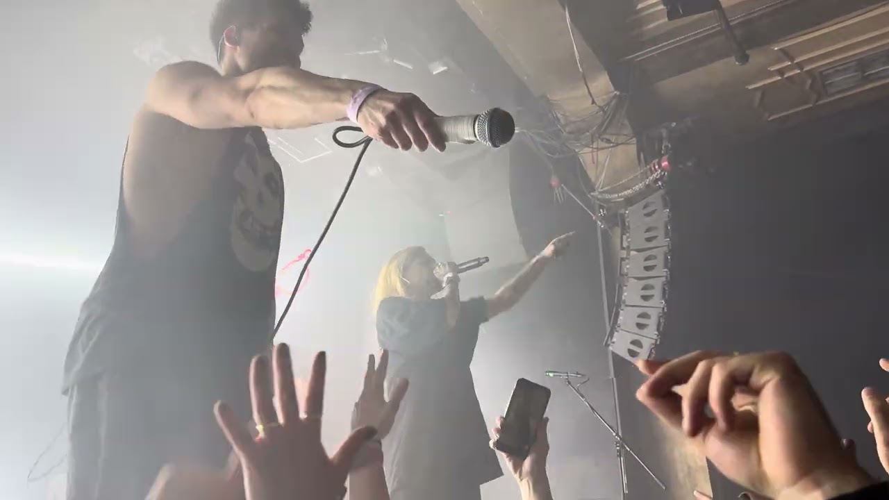 John Wolfhooker - Free Your Mind feat. REDZED (live in Prague 2025)
