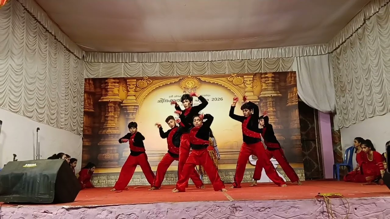 Group dance by SMD @ Chinakathur temple, Ottappalam