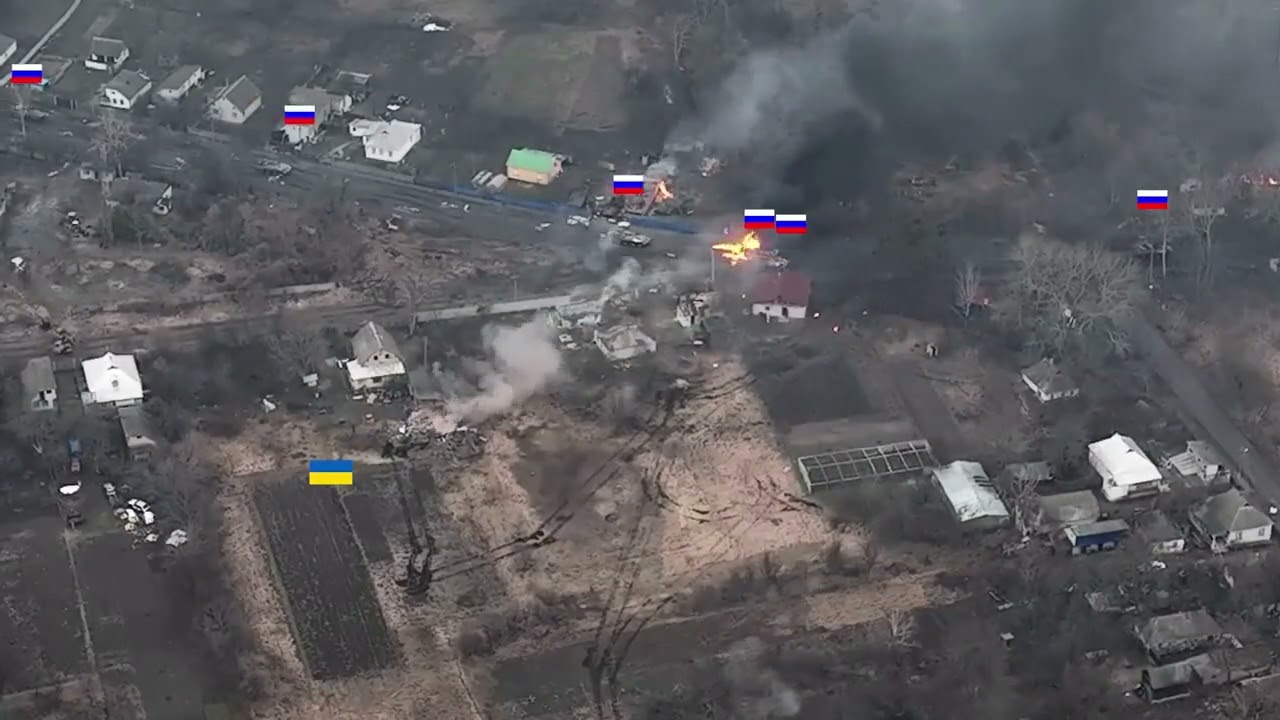 Ukrainian ambush on a Russian armored column.
