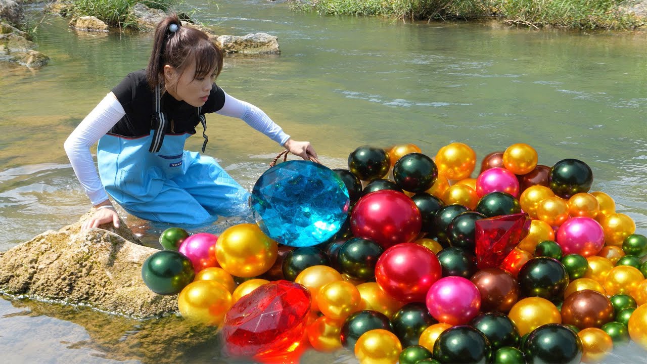 🔥🔥 In a remote wild river that no one knows, the girl discovered a shocking clam secret
