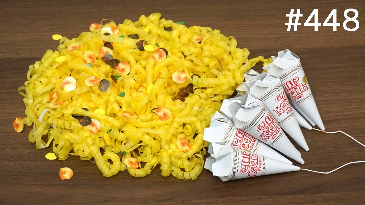 具と麺が飛び出す！カップヌードルクラッカー / Cup Noodles Cracker（Party Popper）