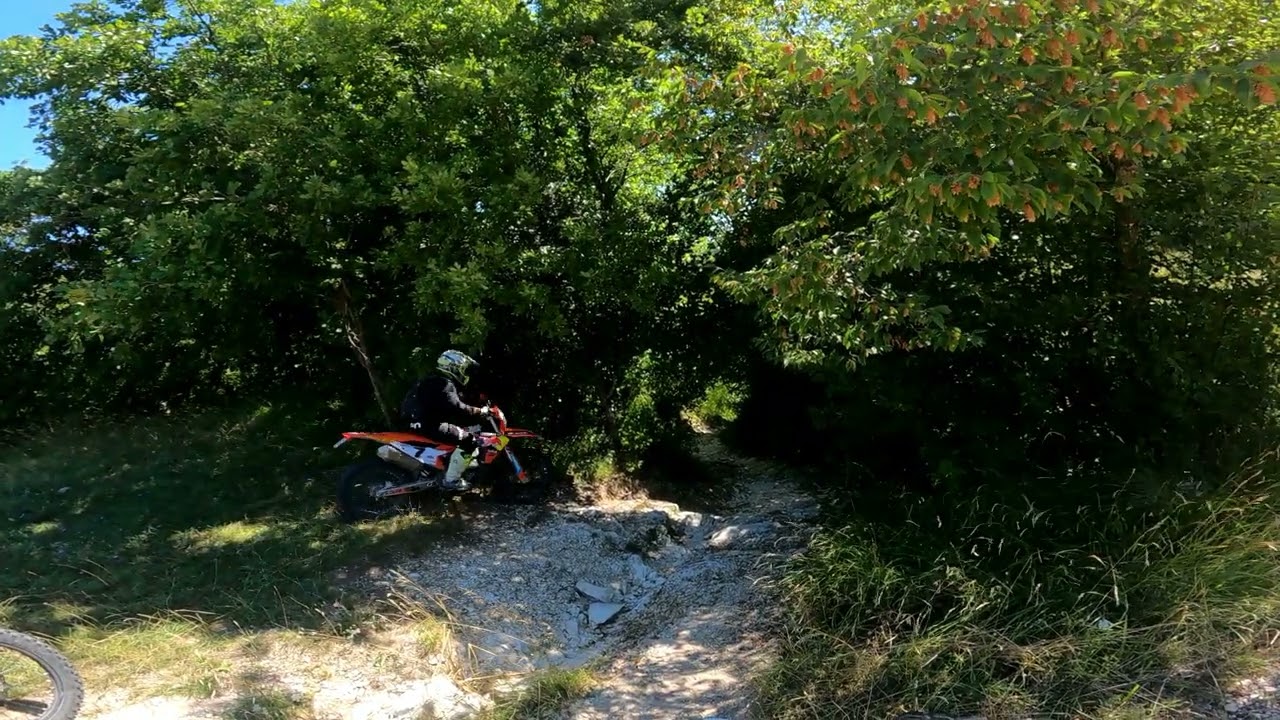 GIRO VERSO STRUZZI E FRANA DI PATERNO