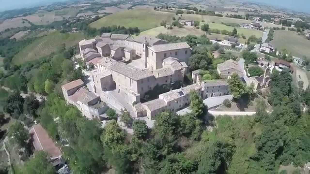 Alteta, un piccolo castello sulla sommit&agrave; di un colle