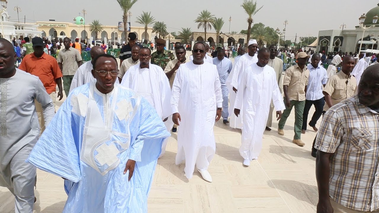 Touba: Le président Macky Sall a participé à la prière du vendredi aux côtés du Khalife